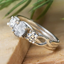 Trendy Silver Stone Ring