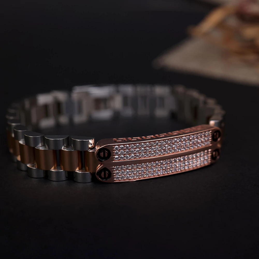 4-Image-braceleted
